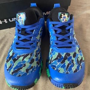 Under Armor Blue sneakers!